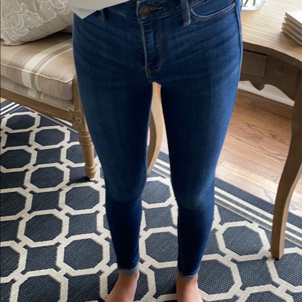 EUC hollister midrise skinny denim💕